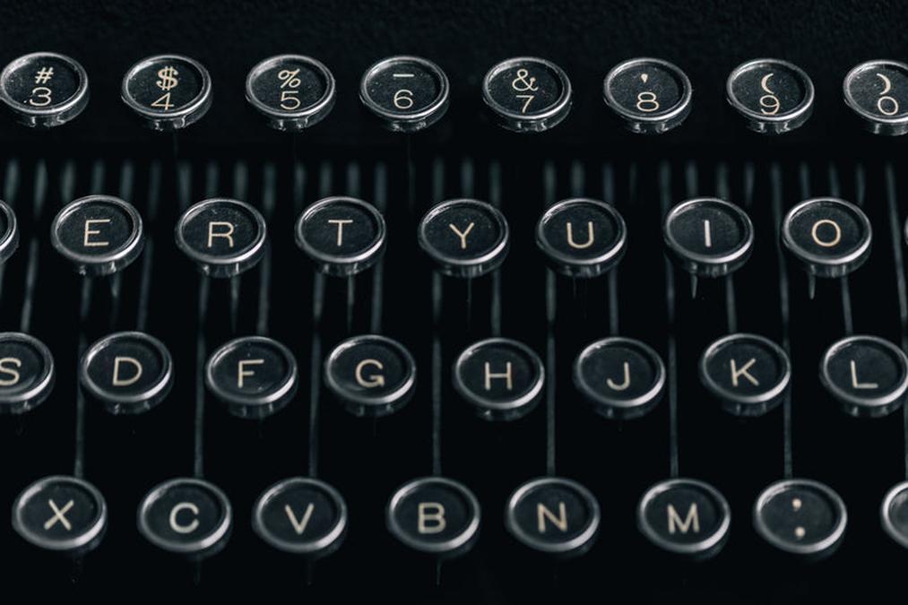 typewriter keytops - Image of Technology, "auto content writer"